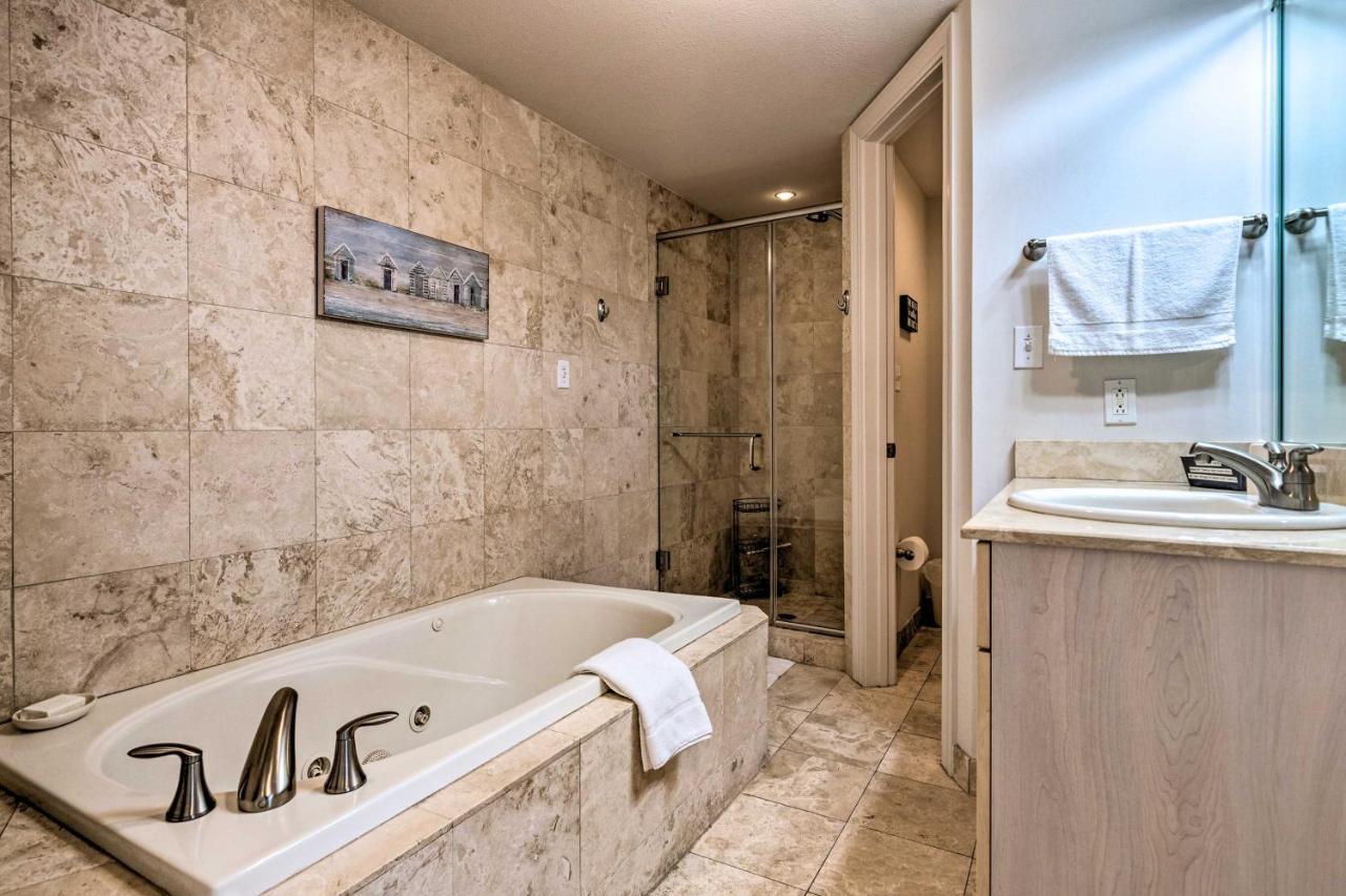 Sunny Beachfront Biloxi Condo With Resort Amenities! Екстер'єр фото